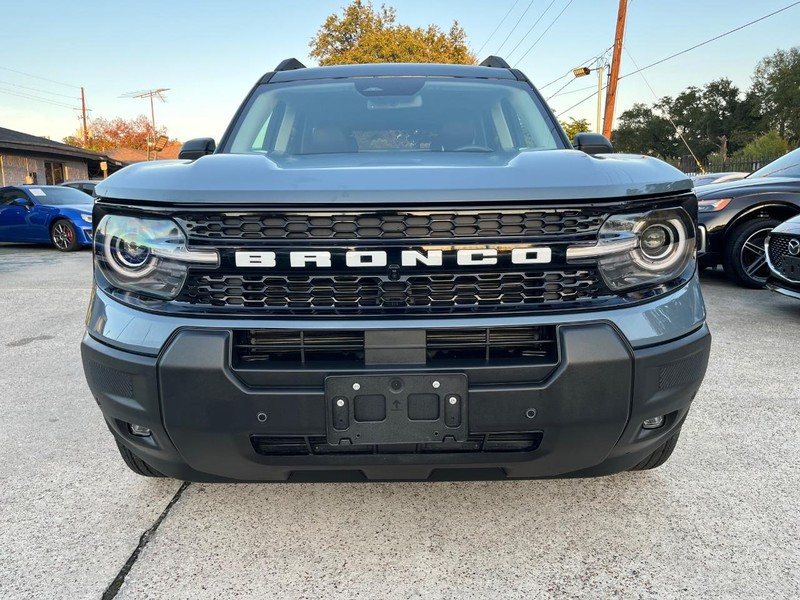 Ford Bronco Sport Vehicle Full-screen Gallery Image 02