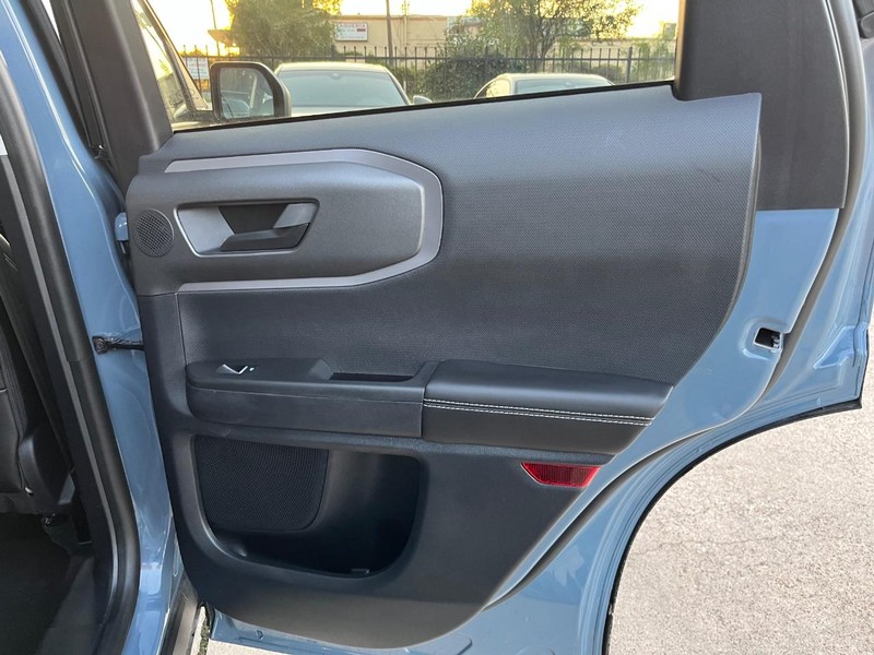 Ford Bronco Sport Vehicle Full-screen Gallery Image 17