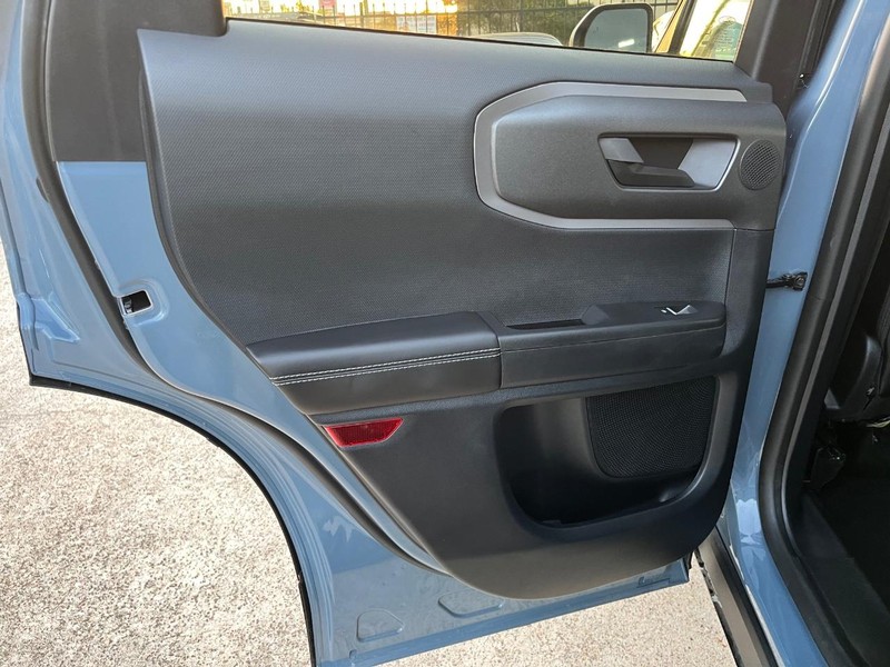 Ford Bronco Sport Vehicle Full-screen Gallery Image 19