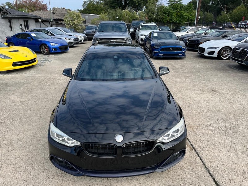 BMW 435i Vehicle Full-screen Gallery Image 03