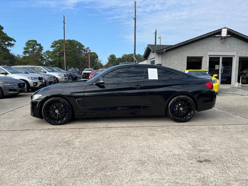 BMW 435i Vehicle Full-screen Gallery Image 09