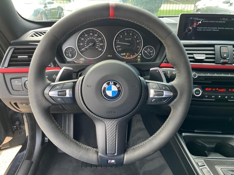 BMW 435i Vehicle Full-screen Gallery Image 17