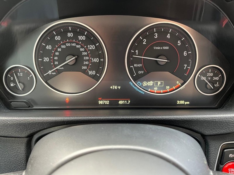 BMW 435i Vehicle Full-screen Gallery Image 18