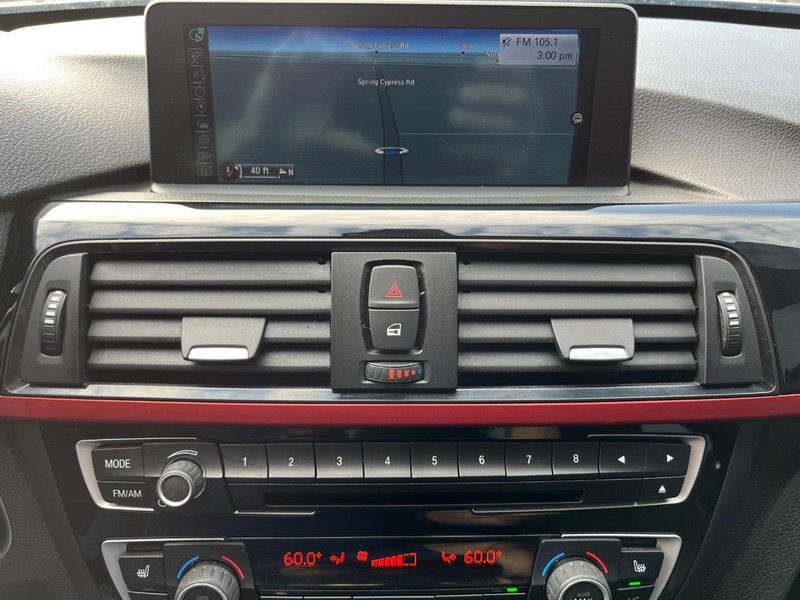 BMW 435i Vehicle Full-screen Gallery Image 19