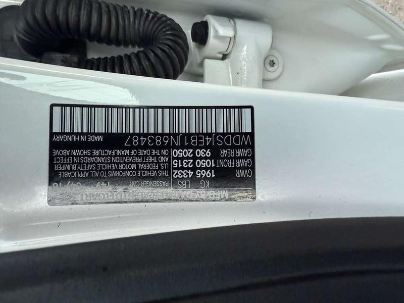 Mercedes-Benz CLA 250 Vehicle Full-screen Gallery Image 27