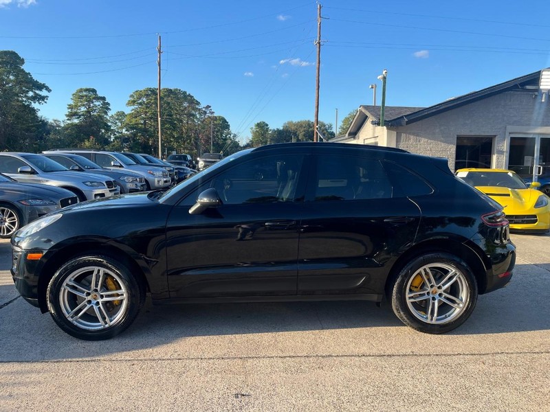 Porsche Macan Vehicle Full-screen Gallery Image 09