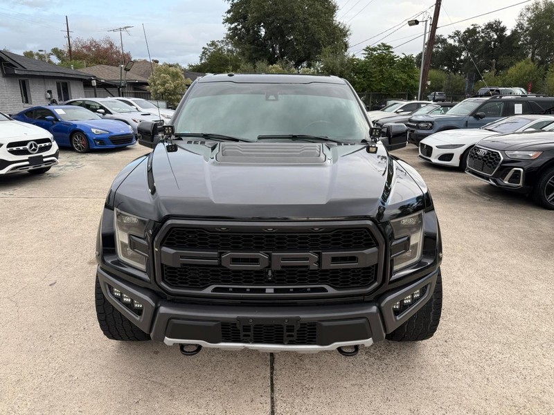 Ford F-150 Vehicle Full-screen Gallery Image 02