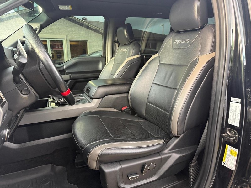 Ford F-150 Vehicle Full-screen Gallery Image 09