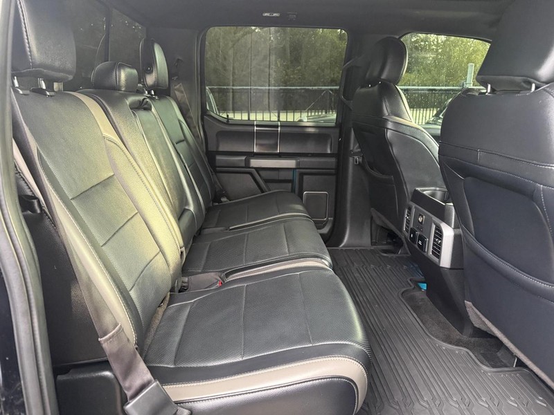 Ford F-150 Vehicle Full-screen Gallery Image 14