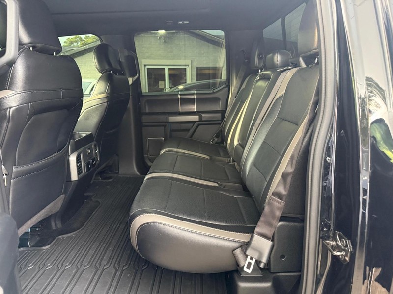 Ford F-150 Vehicle Full-screen Gallery Image 16