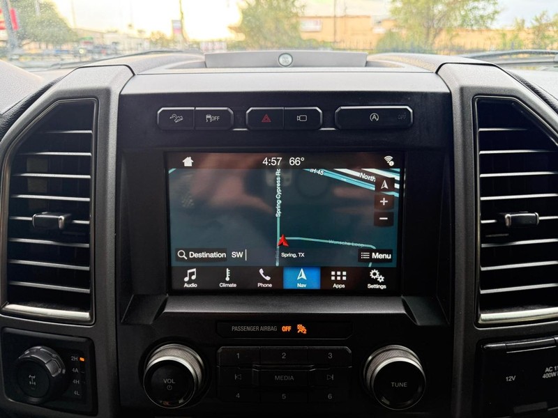 Ford F-150 Vehicle Full-screen Gallery Image 24