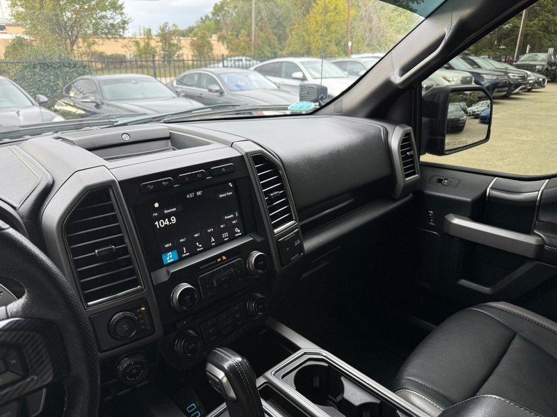 Ford F-150 Vehicle Full-screen Gallery Image 25