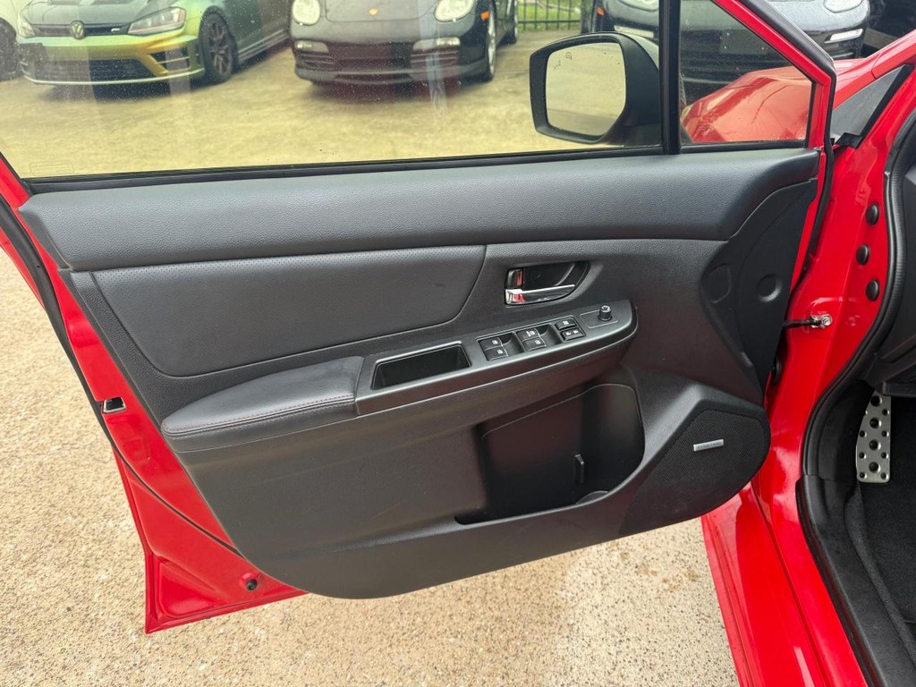 Subaru WRX Vehicle Full-screen Gallery Image 11