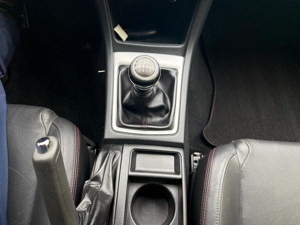 Subaru WRX Vehicle Full-screen Gallery Image 15