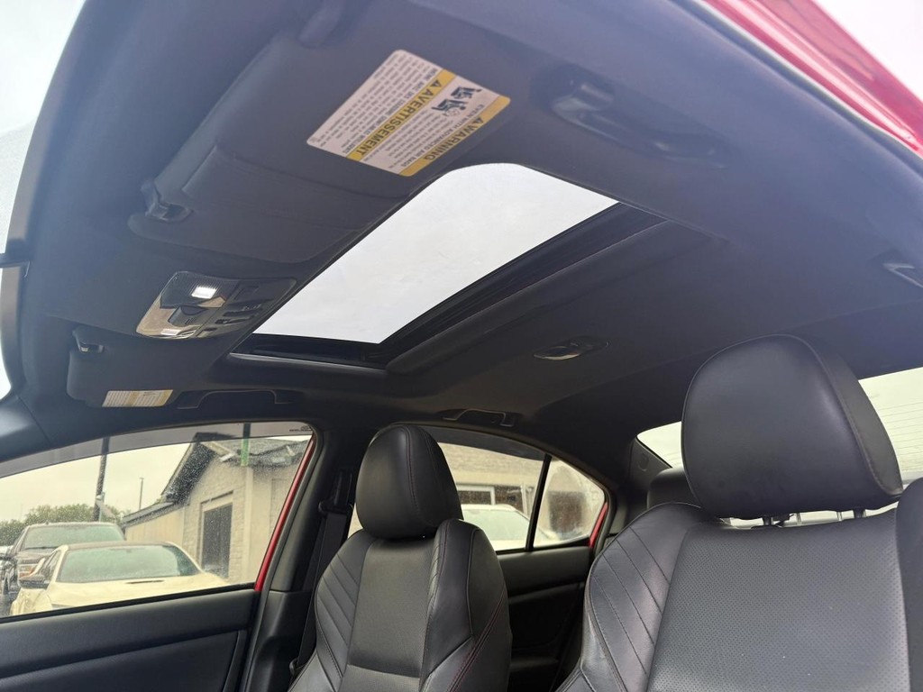 Subaru WRX Vehicle Full-screen Gallery Image 24