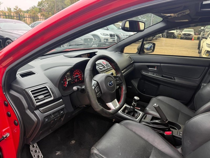 Subaru WRX Vehicle Full-screen Gallery Image 09