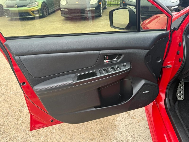 Subaru WRX Vehicle Full-screen Gallery Image 11