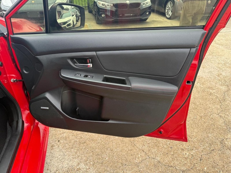 Subaru WRX Vehicle Full-screen Gallery Image 14