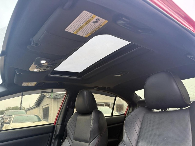 Subaru WRX Vehicle Full-screen Gallery Image 24