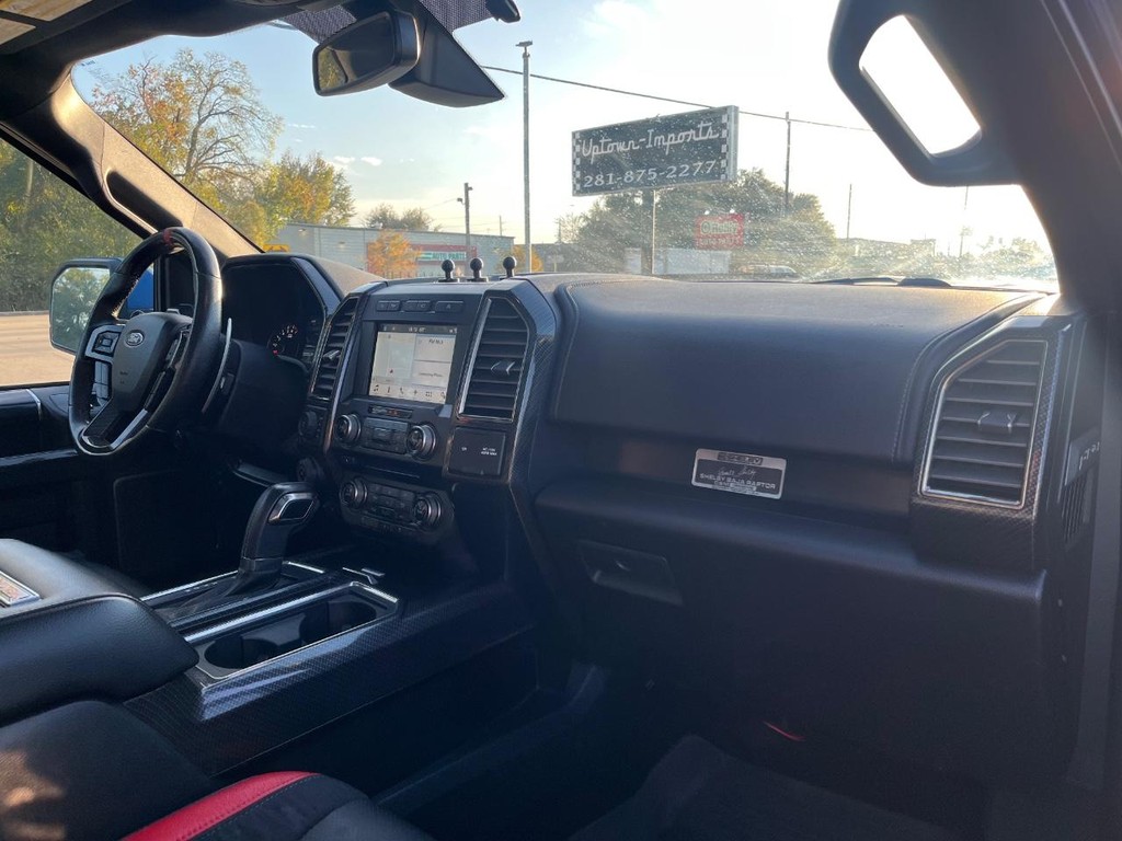 Ford F-150 Vehicle Full-screen Gallery Image 13