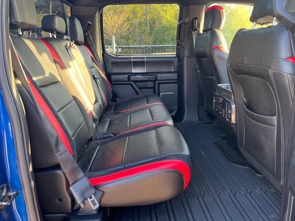 Ford F-150 Vehicle Full-screen Gallery Image 16