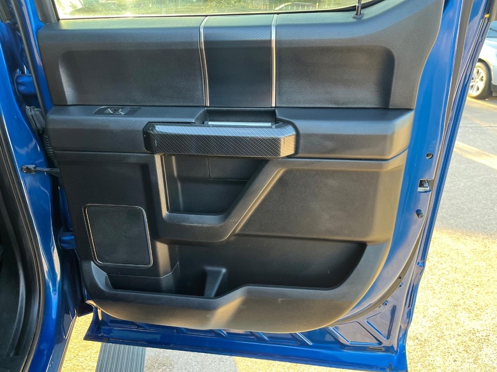 Ford F-150 Vehicle Full-screen Gallery Image 17