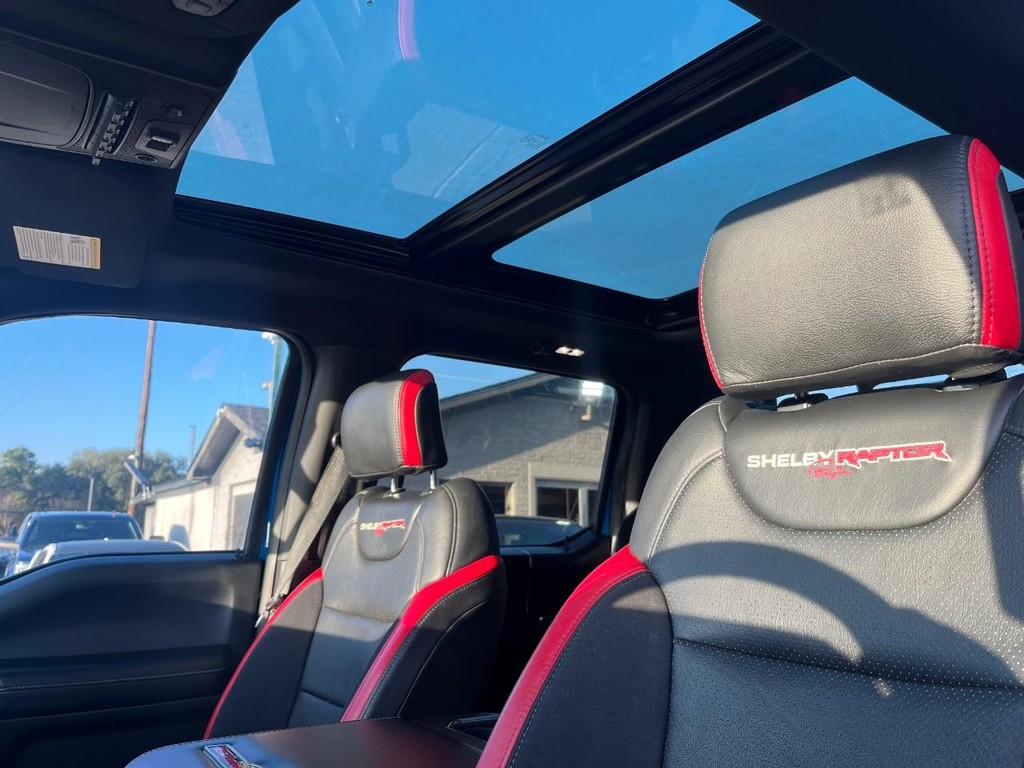 Ford F-150 Vehicle Full-screen Gallery Image 20