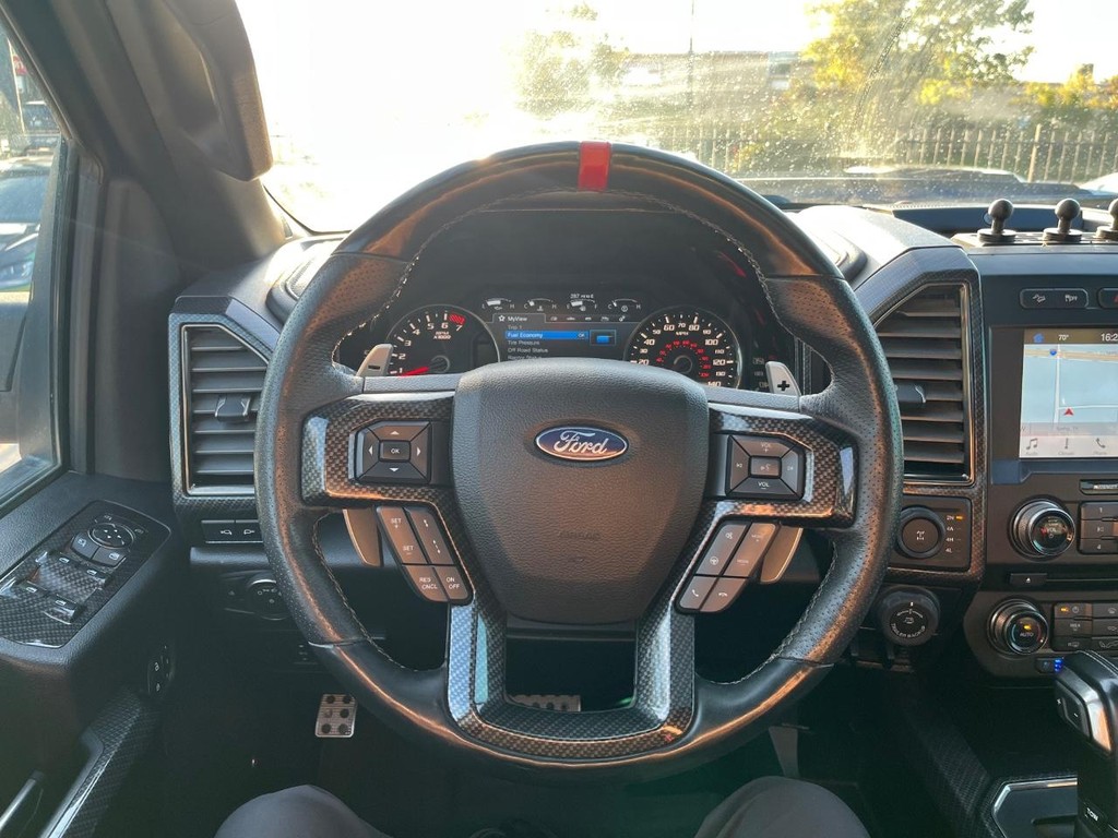 Ford F-150 Vehicle Full-screen Gallery Image 21