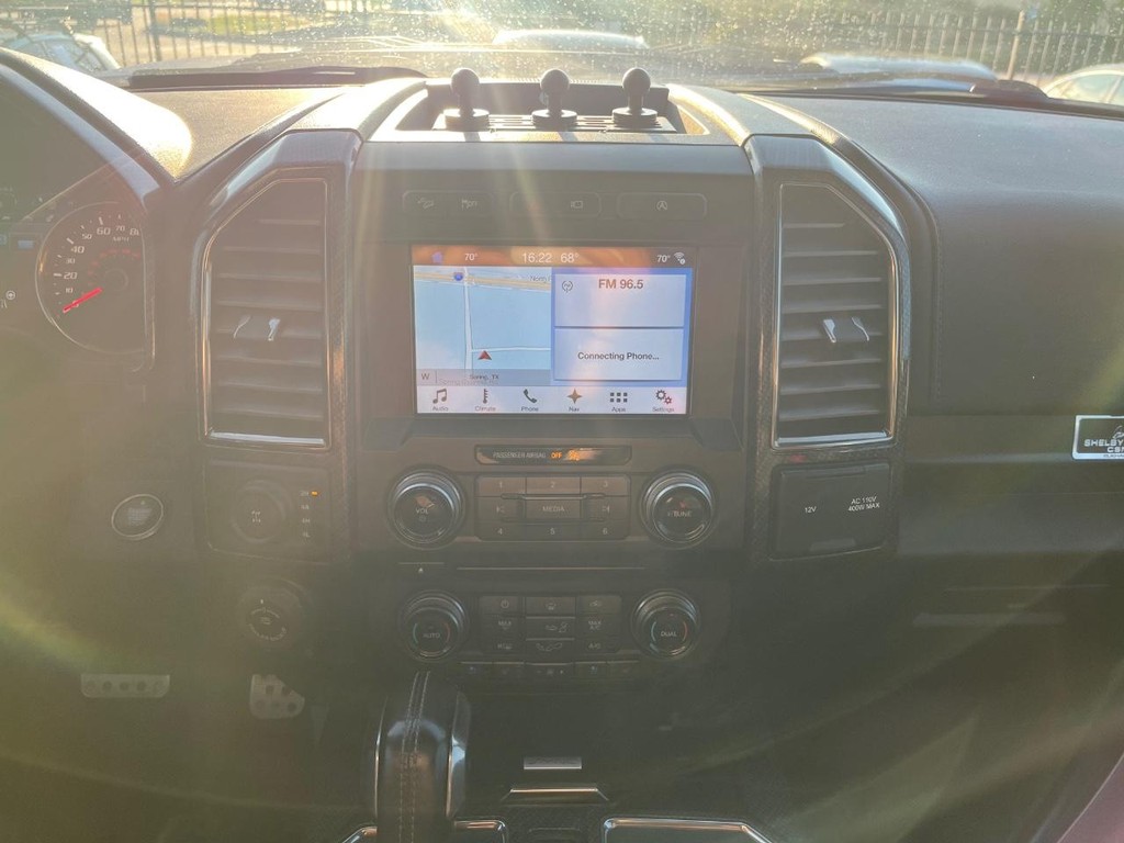 Ford F-150 Vehicle Full-screen Gallery Image 23