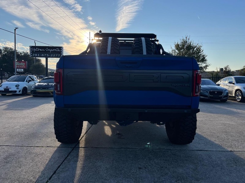 Ford F-150 Vehicle Full-screen Gallery Image 07