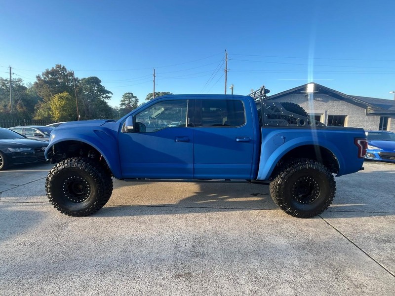 Ford F-150 Vehicle Full-screen Gallery Image 09