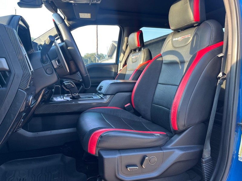 Ford F-150 Vehicle Full-screen Gallery Image 11