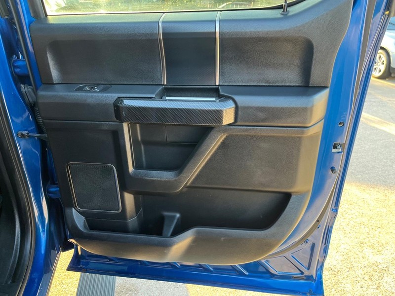 Ford F-150 Vehicle Full-screen Gallery Image 17