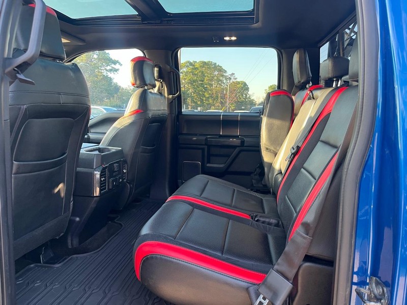 Ford F-150 Vehicle Full-screen Gallery Image 18