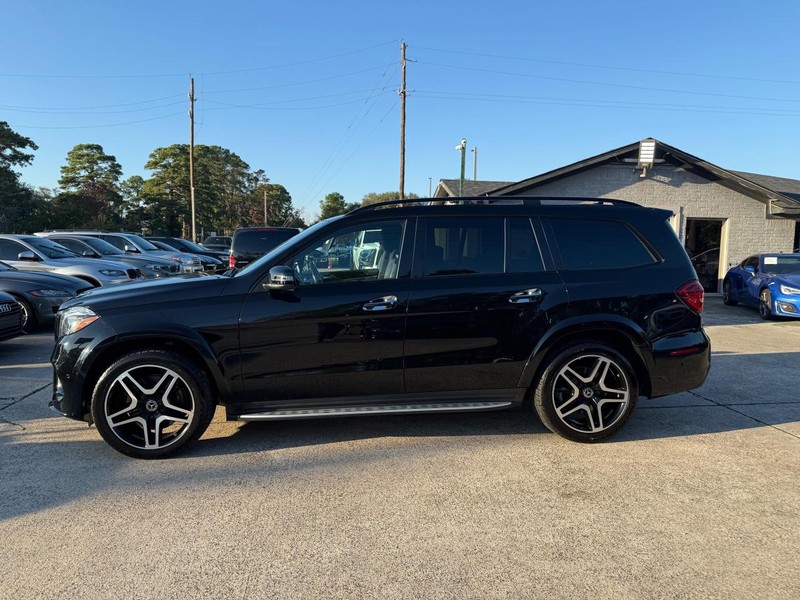 Mercedes-Benz GLS 550 Vehicle Full-screen Gallery Image 09