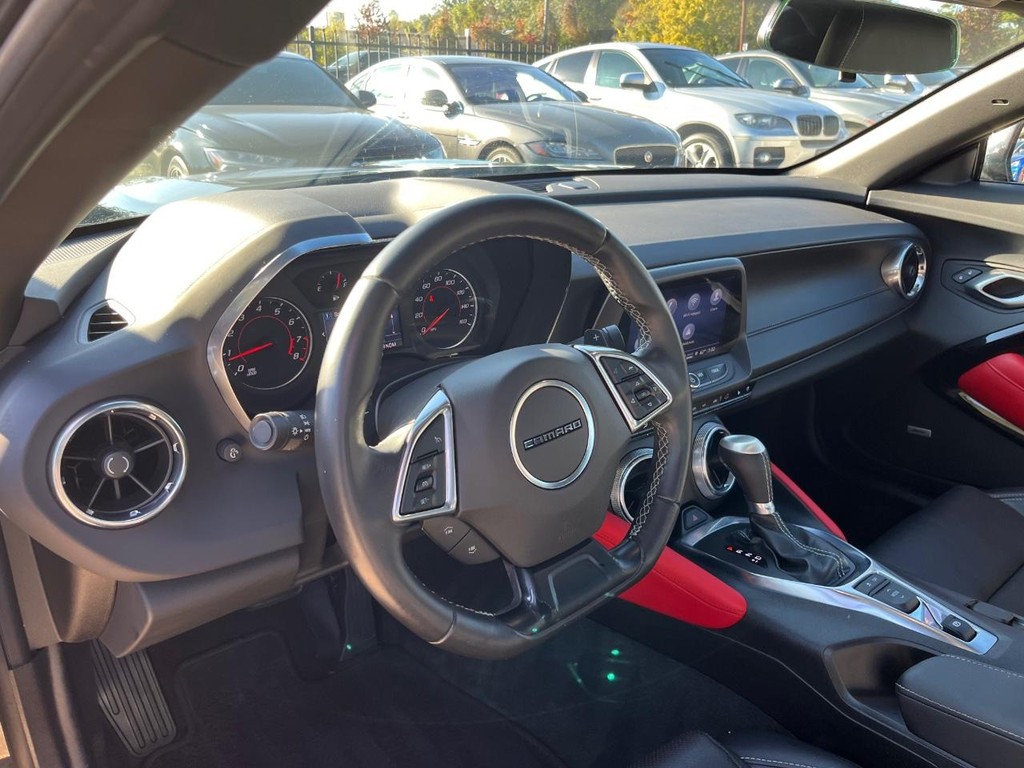 Chevrolet Camaro Vehicle Full-screen Gallery Image 10