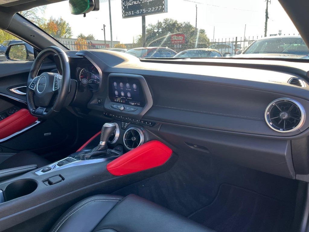 Chevrolet Camaro Vehicle Full-screen Gallery Image 13