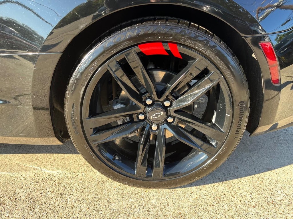 Chevrolet Camaro Vehicle Full-screen Gallery Image 25