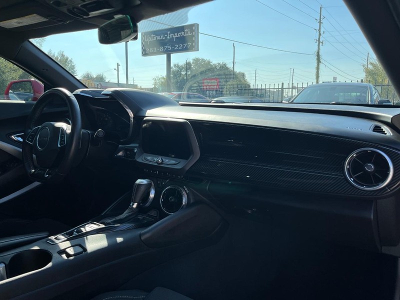 Chevrolet Camaro Vehicle Full-screen Gallery Image 13