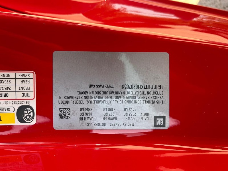 Chevrolet Camaro Vehicle Full-screen Gallery Image 25