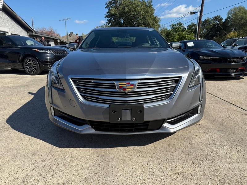 Cadillac CT6 Vehicle Full-screen Gallery Image 02