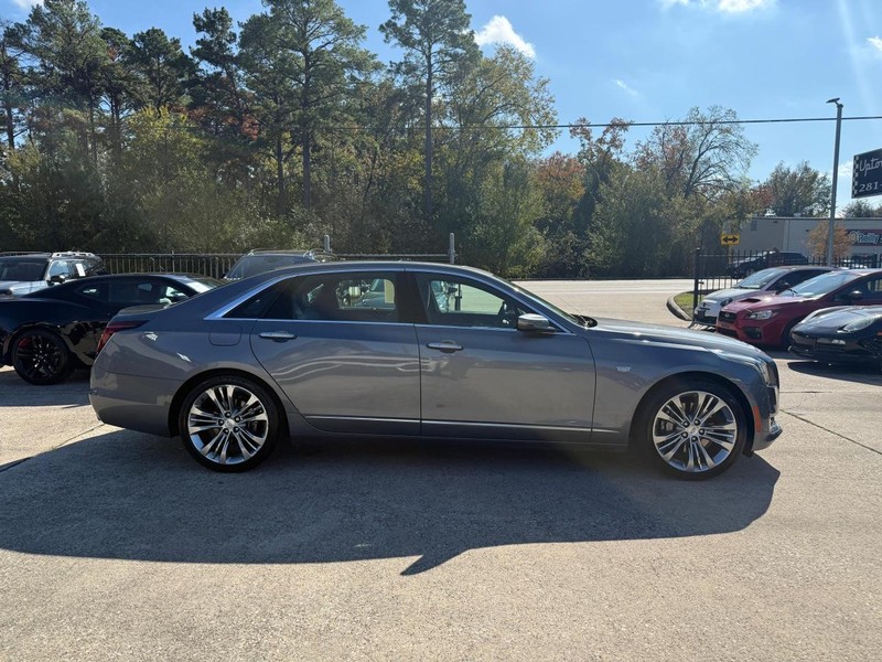 Cadillac CT6 Vehicle Full-screen Gallery Image 05