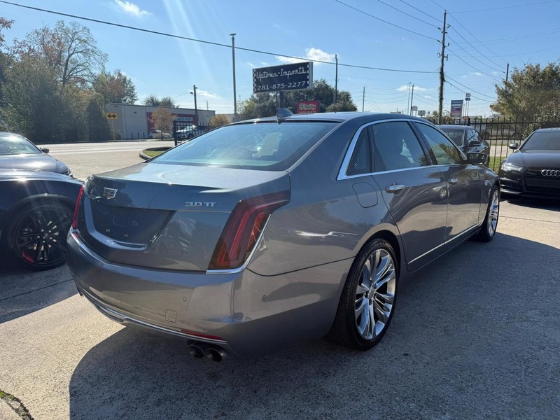 Cadillac CT6 Vehicle Full-screen Gallery Image 06