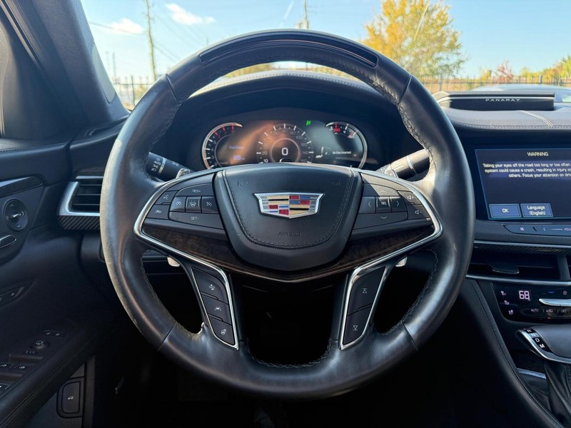 Cadillac CT6 Vehicle Full-screen Gallery Image 20