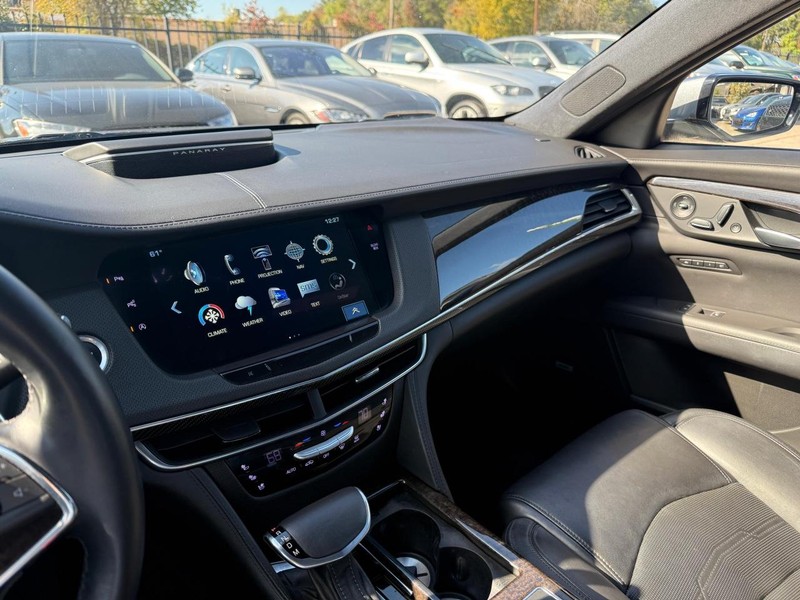 Cadillac CT6 Vehicle Full-screen Gallery Image 26