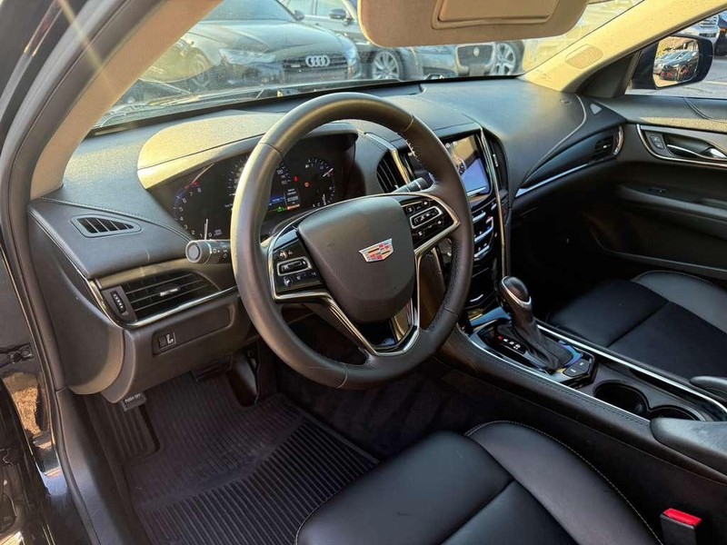 Cadillac ATS Sedan Vehicle Full-screen Gallery Image 08