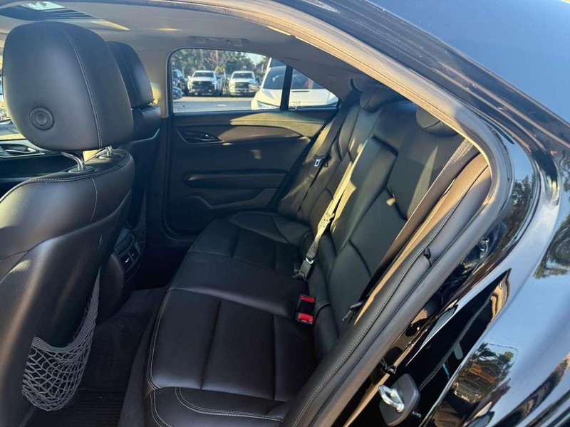 Cadillac ATS Sedan Vehicle Full-screen Gallery Image 16