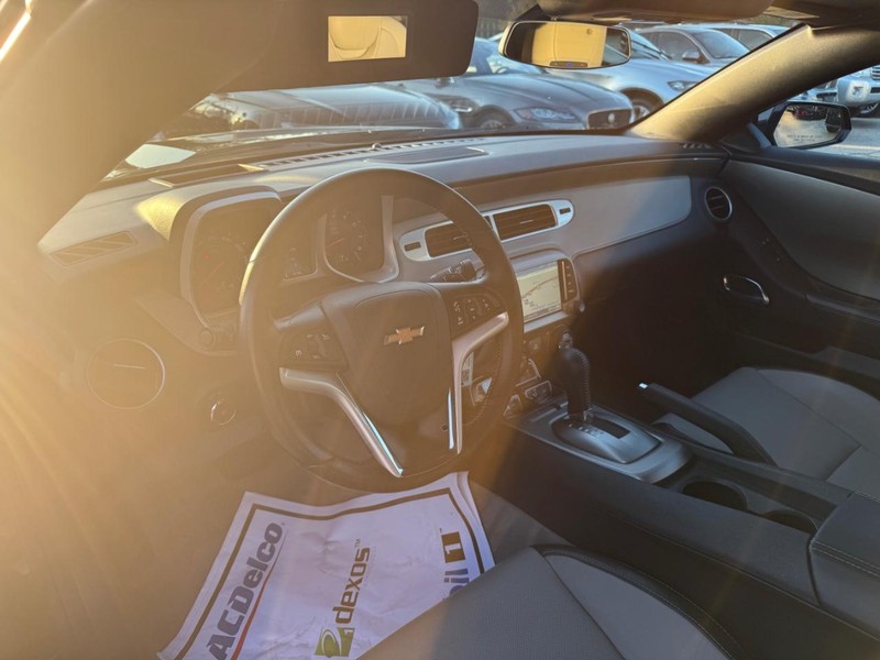 Chevrolet Camaro Vehicle Full-screen Gallery Image 18