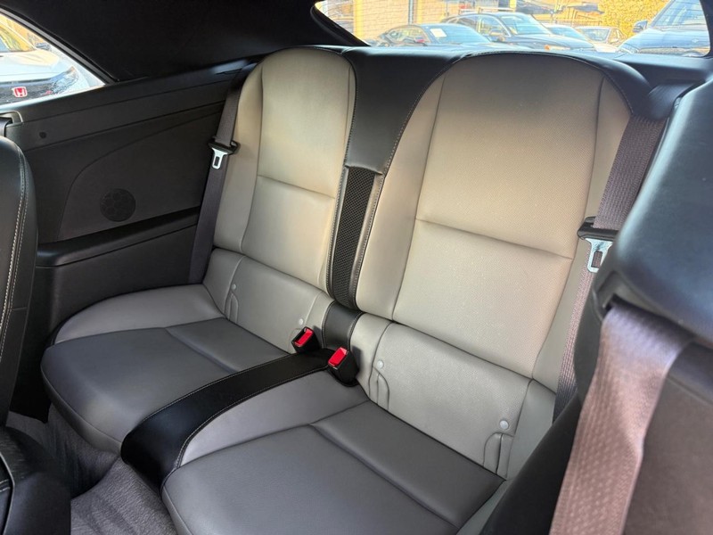 Chevrolet Camaro Vehicle Full-screen Gallery Image 21