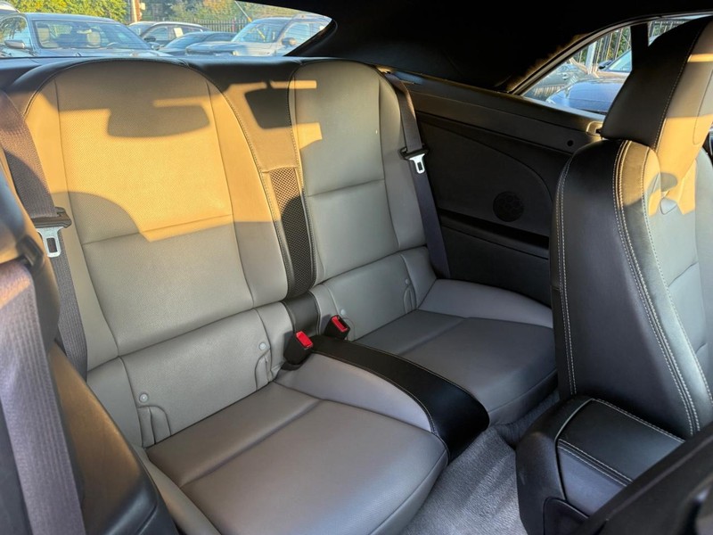 Chevrolet Camaro Vehicle Full-screen Gallery Image 24